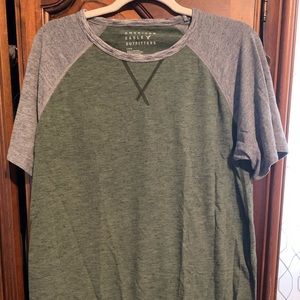 Men’s American Eagle Tee shirt size Large